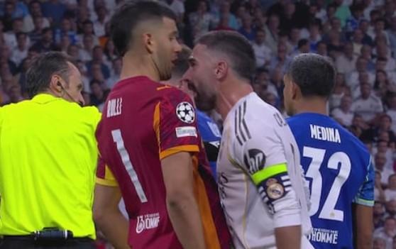 dingy, 阵利物浦, 顶对方球员