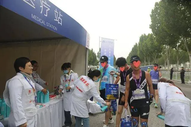 发现异常的, 西马