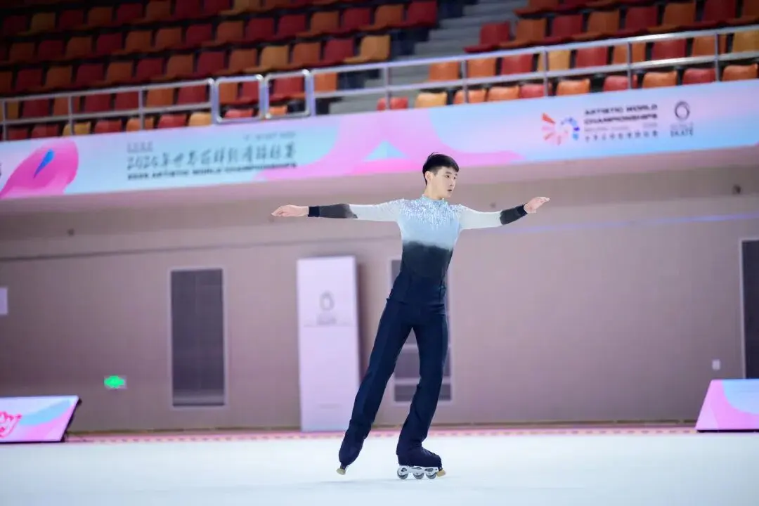 成年男子组, 滑锦标赛首 成年男子组, 滑锦标赛首